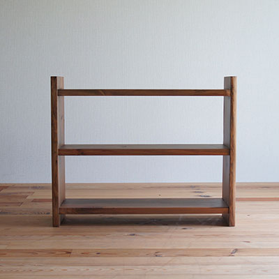 【調度品生み出すこと売りわたす】古材を再当て嵌めるした地松飾り棚 器つづき物 ３段シェルフ （幅70糎）