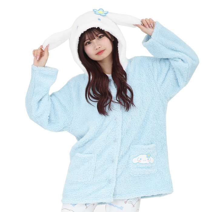 楽天市場】【送料無料】 ふわふわ シナモロール 着る毛布 ルームウェア