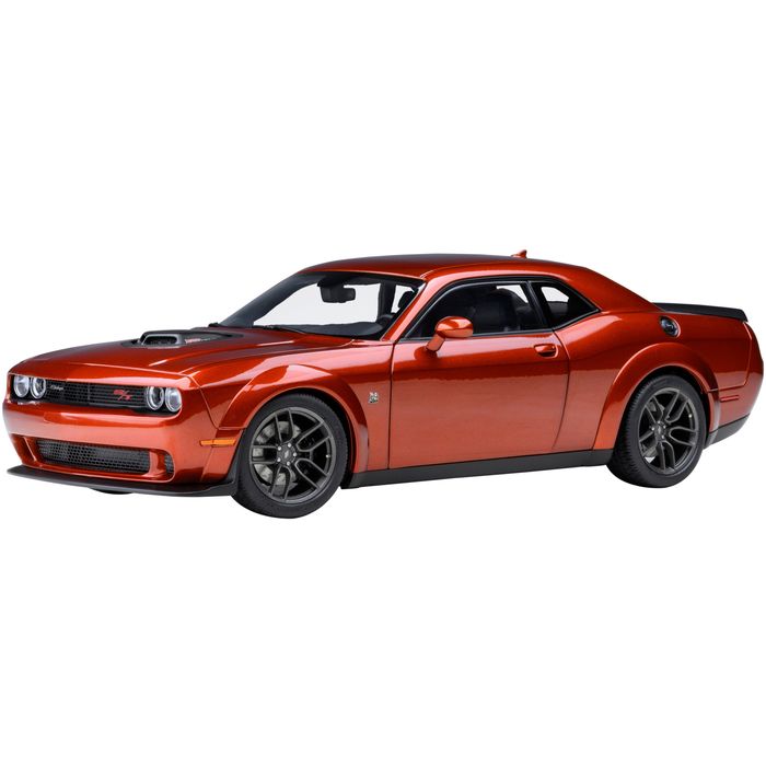 【沖縄・離島配送不可】1/18 ダッジ チャレンジャー R/T スキャットパック ワイドボディ 2022 (SINAMON STICK / メタリック･オレンジ) オートアート 71773