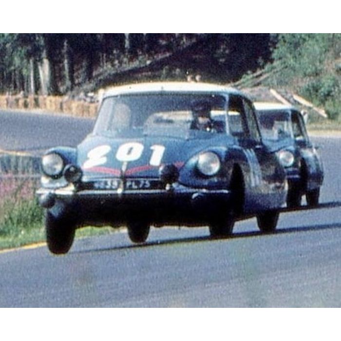 【沖縄・離島配送不可】1/43 Citroen DS 19 No.201 24H Spa 1964 G. Verrier - A. Bertaut SPARK JAPAN 100SPA01