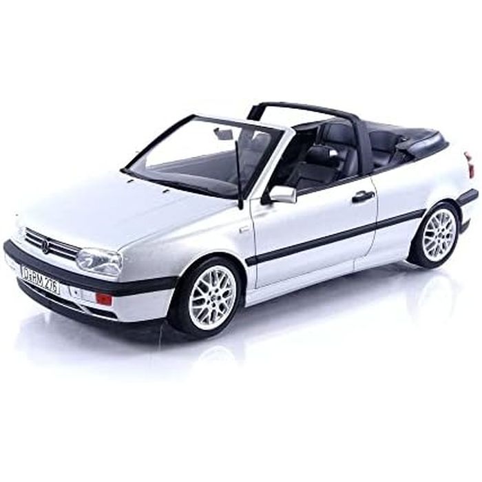 【沖縄・離島配送不可】ノレブ 1/18 VW ゴルフ カブリオレ 1995 シルバー 国際貿易 188468