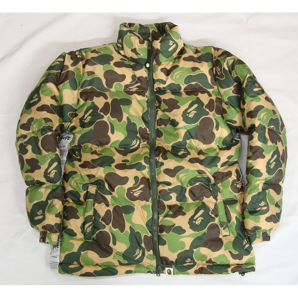 A BATHING APE(アベイシングエイプ) カモ柄ダウンジャケット 迷彩