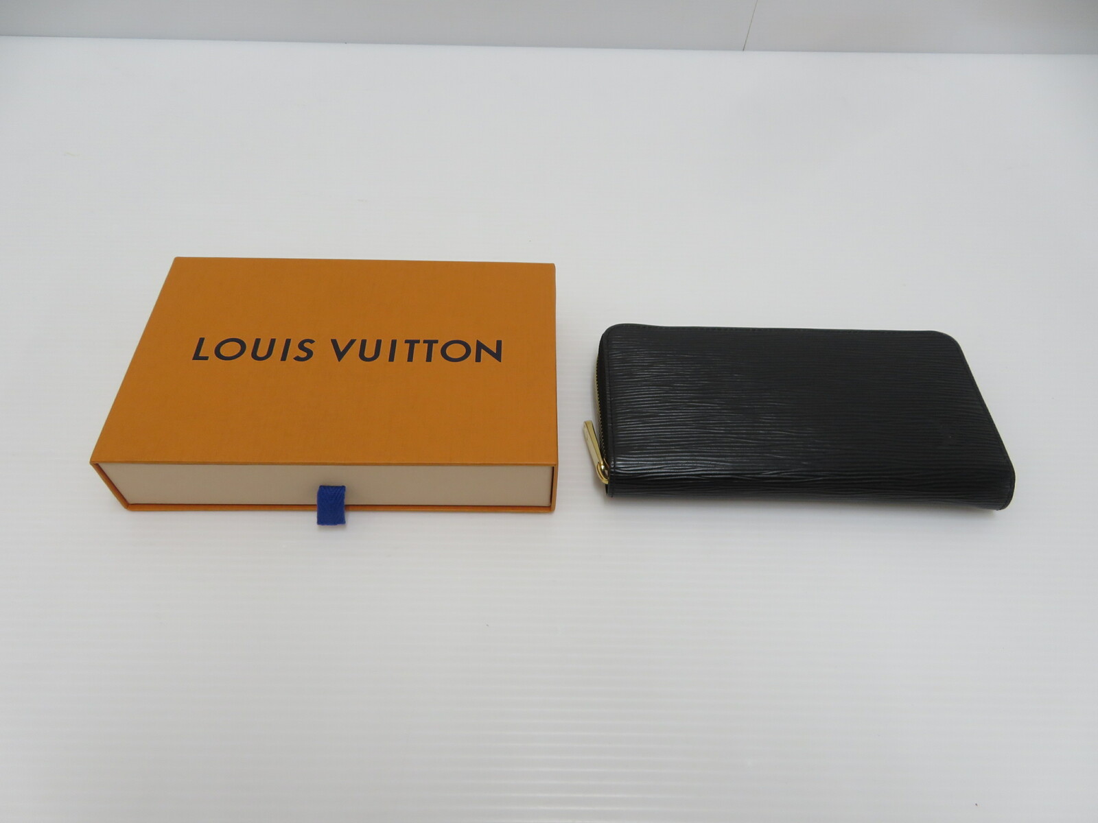 LOUIS VUITTON ルイヴィトン ラウンドファスナー エピ 長財布 ジッピー