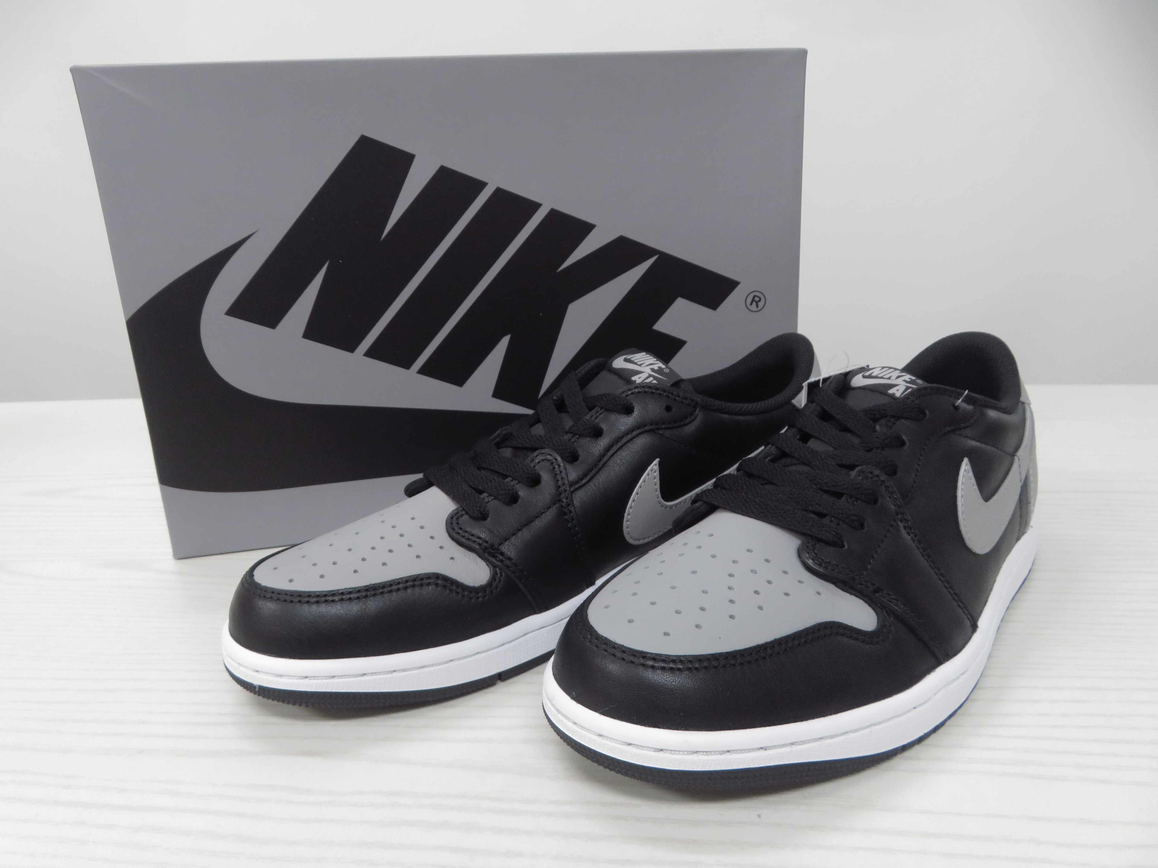 【新品】ナイキ エアジョーダン1 レトロ ローOG メンズ28cm 新品】ナイキ エアジョーダン1 レトロ ローOG メンズ28cm NIKE