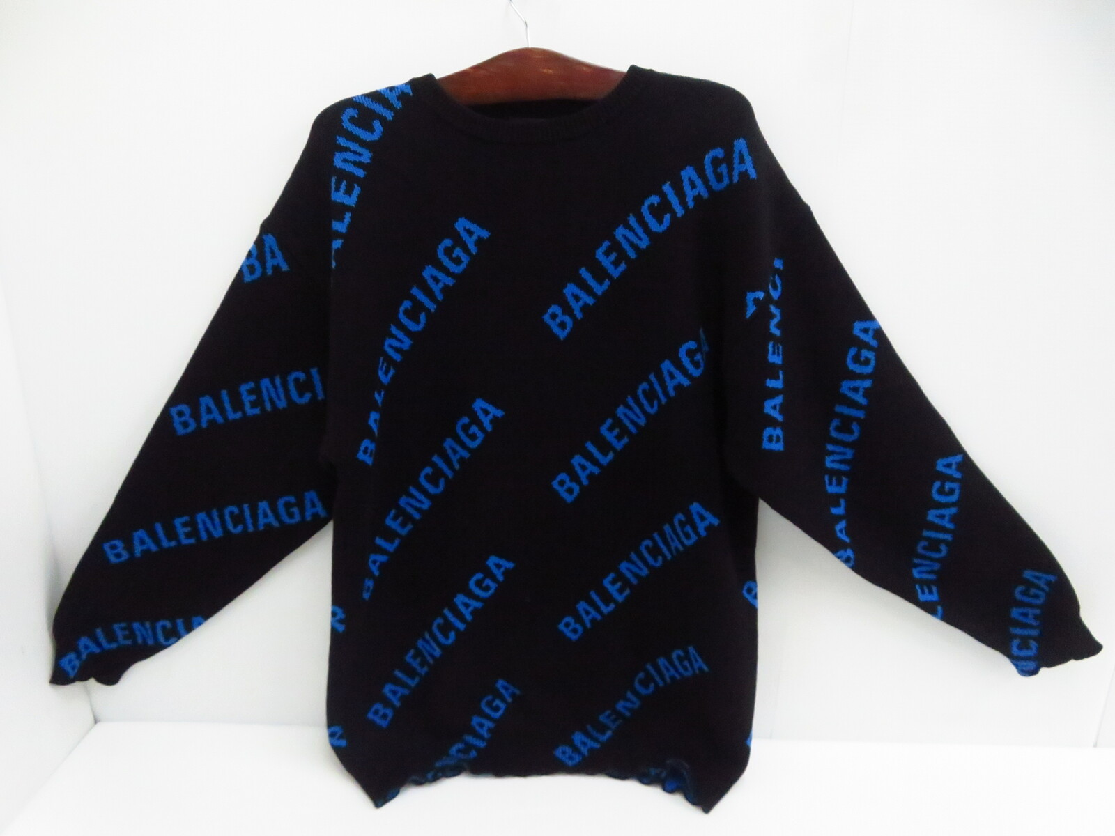 54%OFF!】 BALENCIAGA ALLOVER LOGO CREWNECK バレンシアガ オール