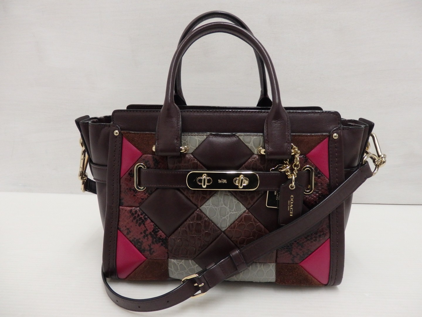 楽天市場】【バッグ】COACH コーチ スワッガー 27 キャリーオール イン