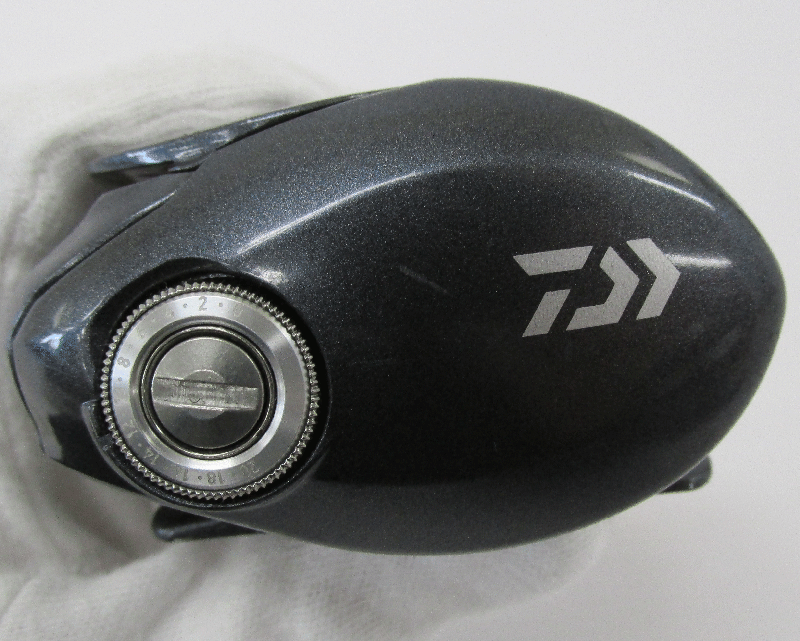 楽天市場 中古 Daiwa ダイワ ジリオン Tw 1516 ベアリング交換 元ベアリング付き Zillion 右 ブラックバス 定番 リール ベイトリール 釣具 山城店 開放倉庫