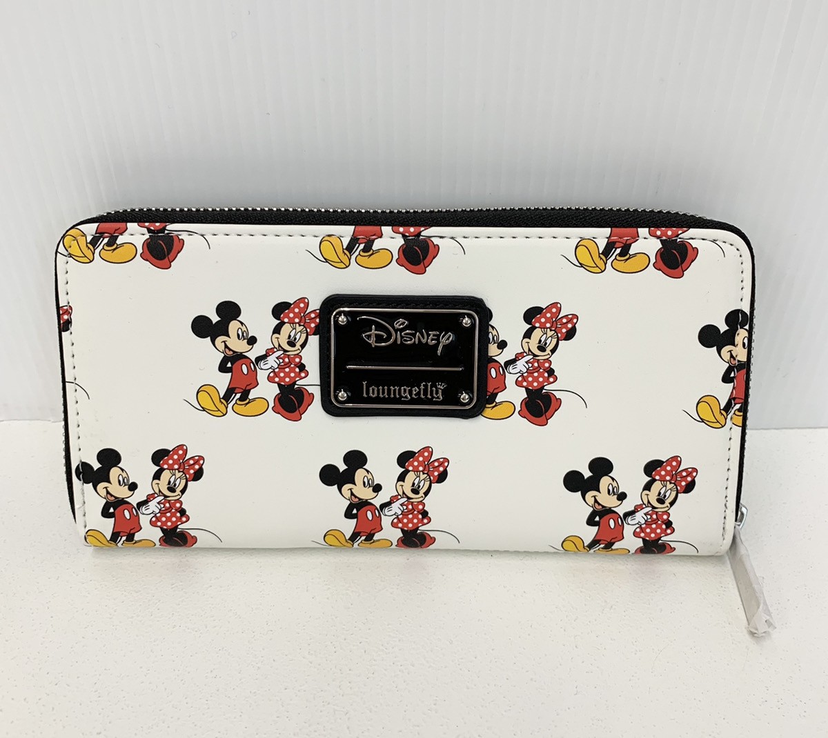 楽天市場 中古 ラウンジフライ Loungefly Disney ディズニー 長財布 ロングウォレット ラウンドファスナー ミッキーマウス ミニーマウス 財布 ケース レディース財布 キャラクター ホワイト 1goods 68 ドンドンサガール