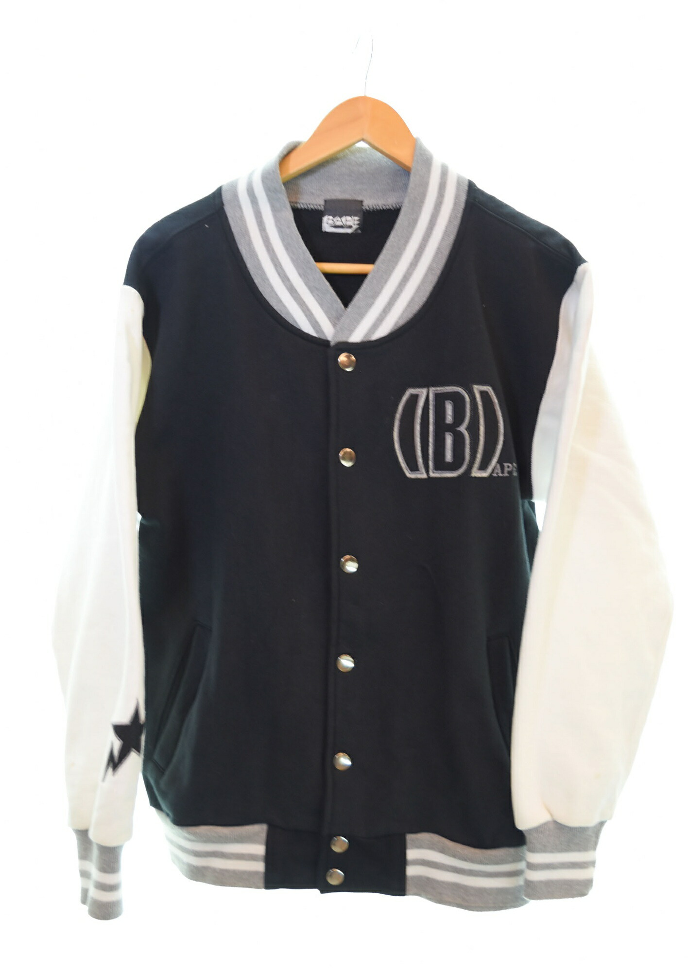 A BATHING APE×KAWS　レザースタジャン Yahoo!オークション - 未使用品 BAPE a bathing ape Kaws