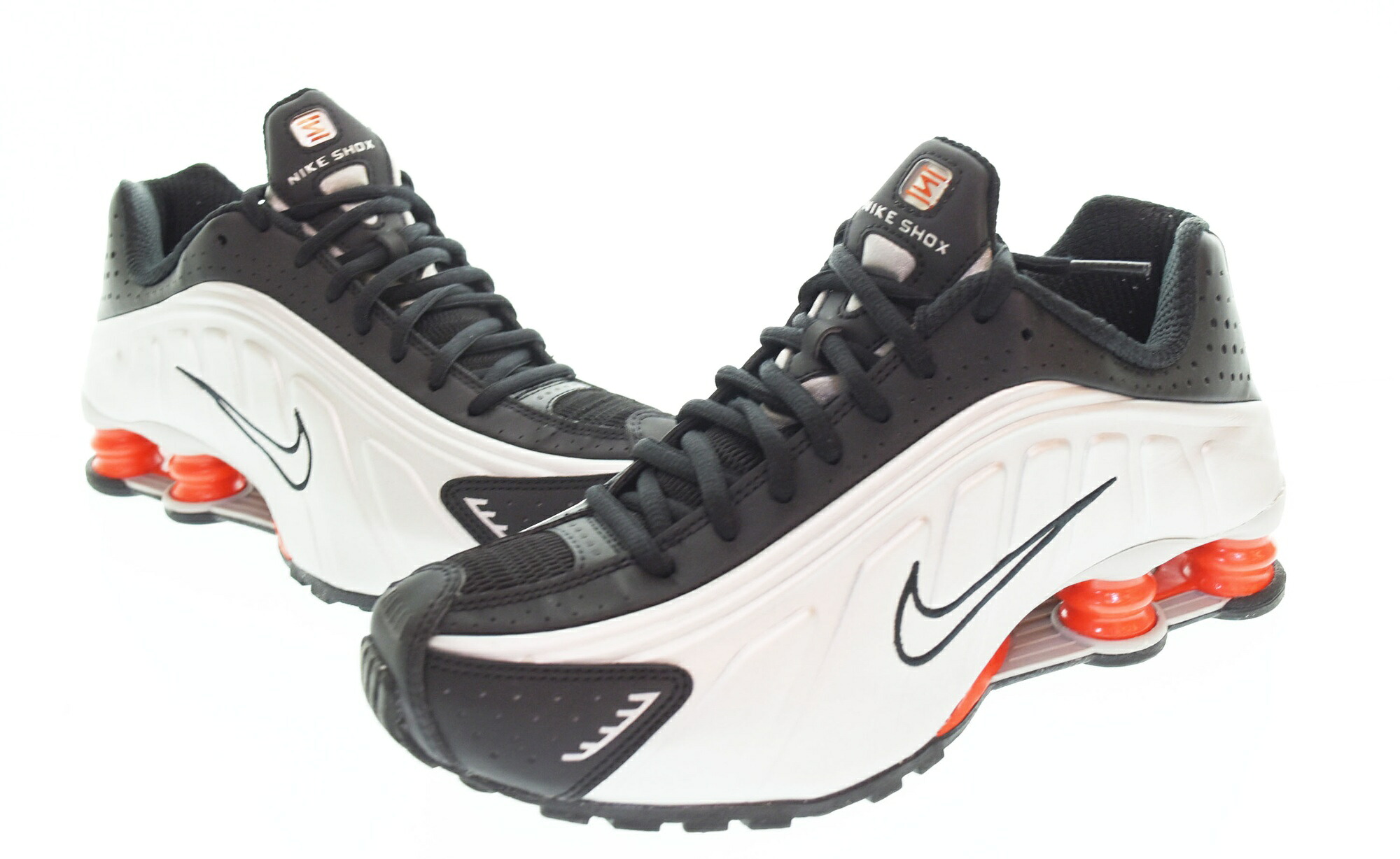 【中古】ナイキ NIKE Shox R4 Metallic Silverショックス R4 スニーカー HQ1988-002 メンズ靴 スニーカー しろがね色 25糎 103S-1021