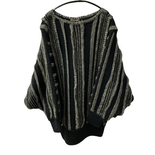 【中古】イッセイミヤケ ISSEY MIYAKE 80s 小舟のど頚 縞模様 編み物 筆下げ札 プルオーバー 黒いこと M大きさ 201MT-4964