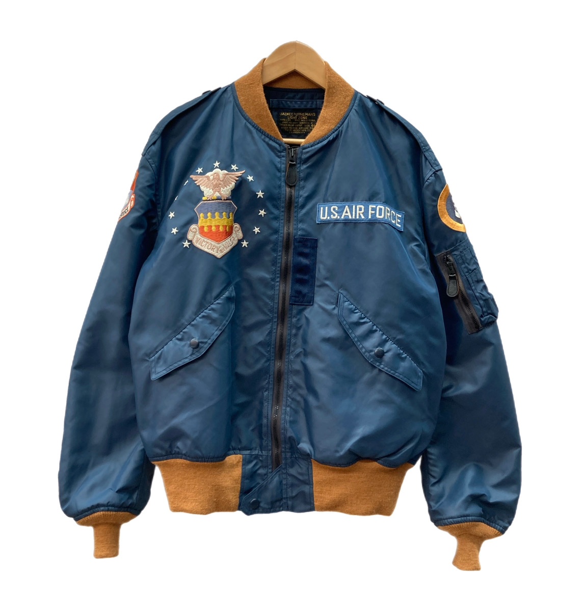 【中古】 トイズマッコイ TOYS McCOY TYPE L-2A Flight Jacket USAF B.BUNNY オレンジリブ 飛翔 上衣 ミリタリー  紺 TMJ1703 大きさ44 上衣 刺しゅう 米国海軍 104MT-3148