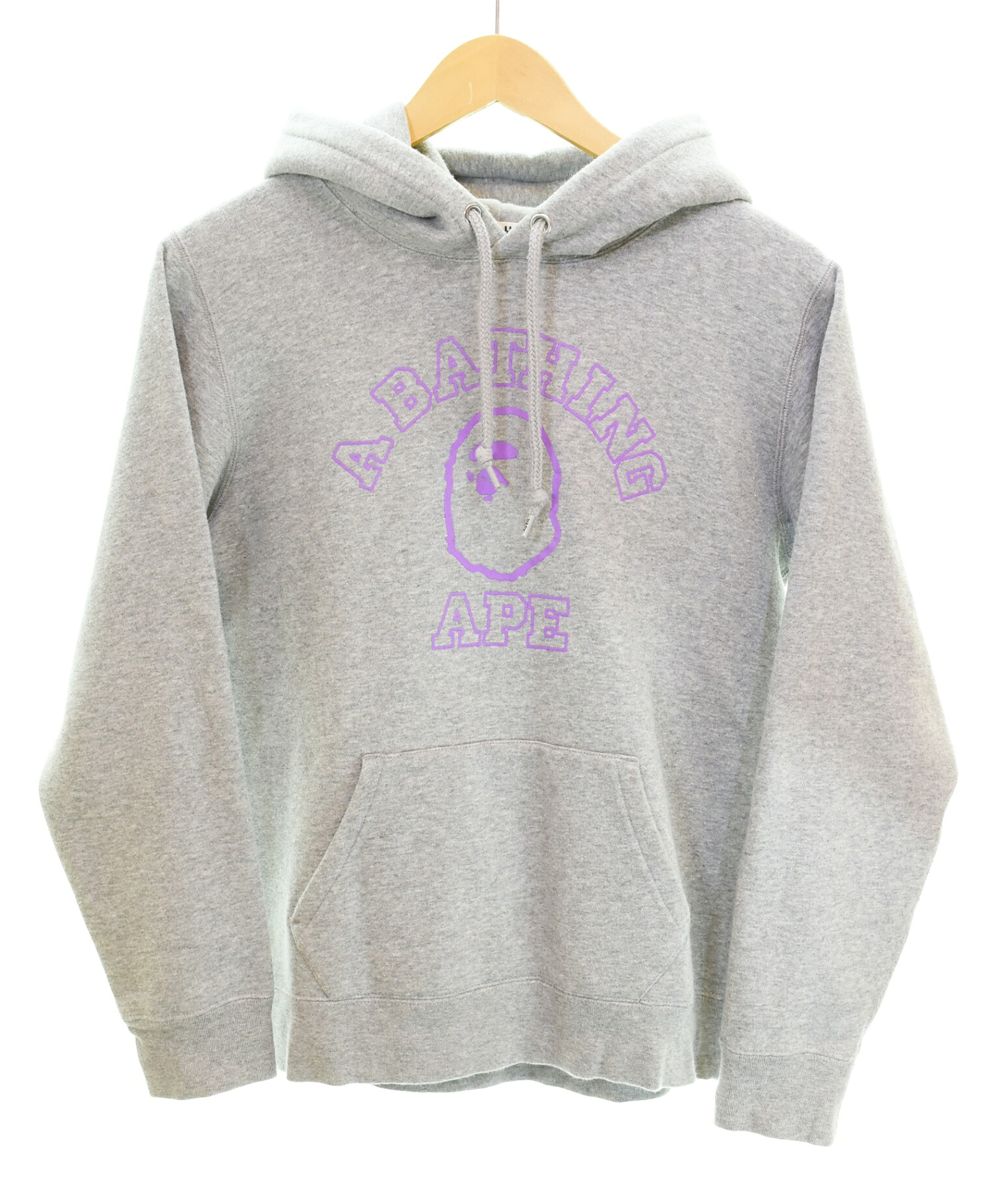 【中古】アベイシングエイプ A BATHING APE Pullover Sweat Hoodie ティーシャツ スウエット フーディー ロゴタイプ刷り上げる 裏起毛 y2k アノラック 薄墨色 S大きさ S 103LT-219