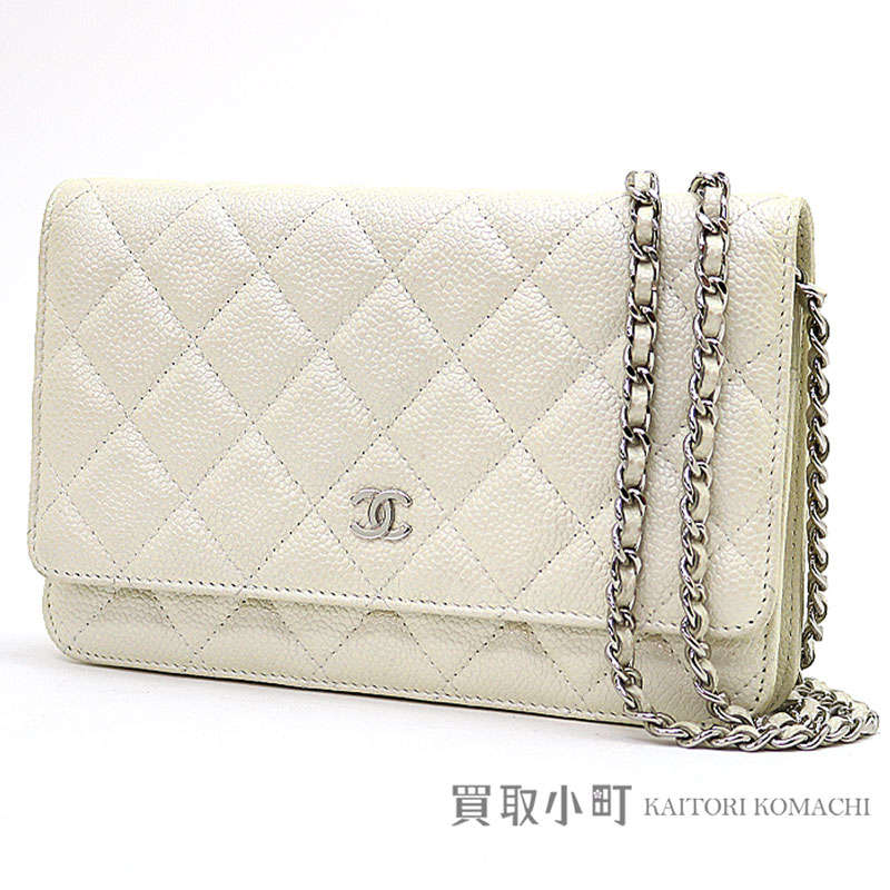 white chanel woc