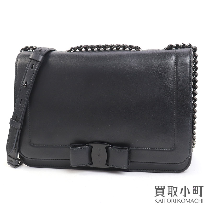 【美品☆高級】サルヴァトーレフェラガモ レザー スカート ブラック 金ボタン 美品☆高級】サルヴァトーレフェラガモ レザー スカート ブラック 金