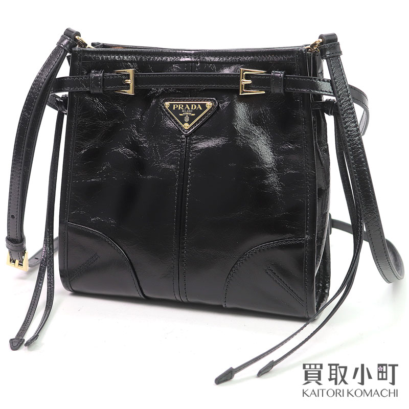 【新品負けず劣らず】プラダ 【PRADA】 ボニー なめし革 ミニ ショルダーバッグ 黒いこと トライアングルロゴメタル ポシェット 曲がった掛け 1BH229 2CYR F0002 V OOO Bonnie leather mini shoulder bag【S価値づける】【美品】【中古】