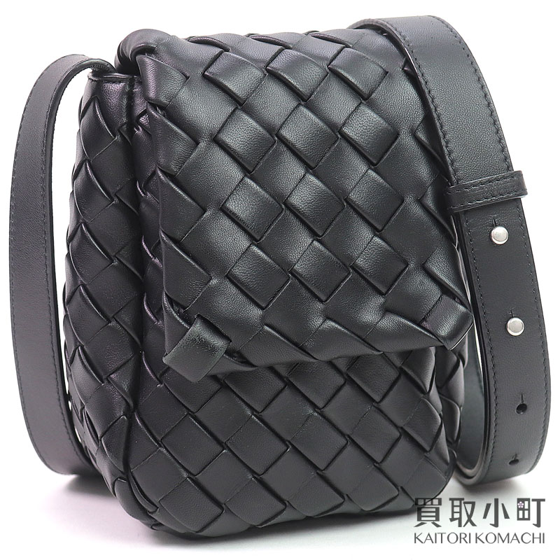【美品】ボッテガヴェネタ【BOTTEGA VENETA】バーティカル コブル ミニ ショルダーバッグ イントレチャート 黒いこと カーフスキン はりつけ台上半身 ポシェット 曲がった掛け 776209 V3BD1 8803 BV COBBLE MINI BAG INTRECCIATO【A位置づける】【中古】