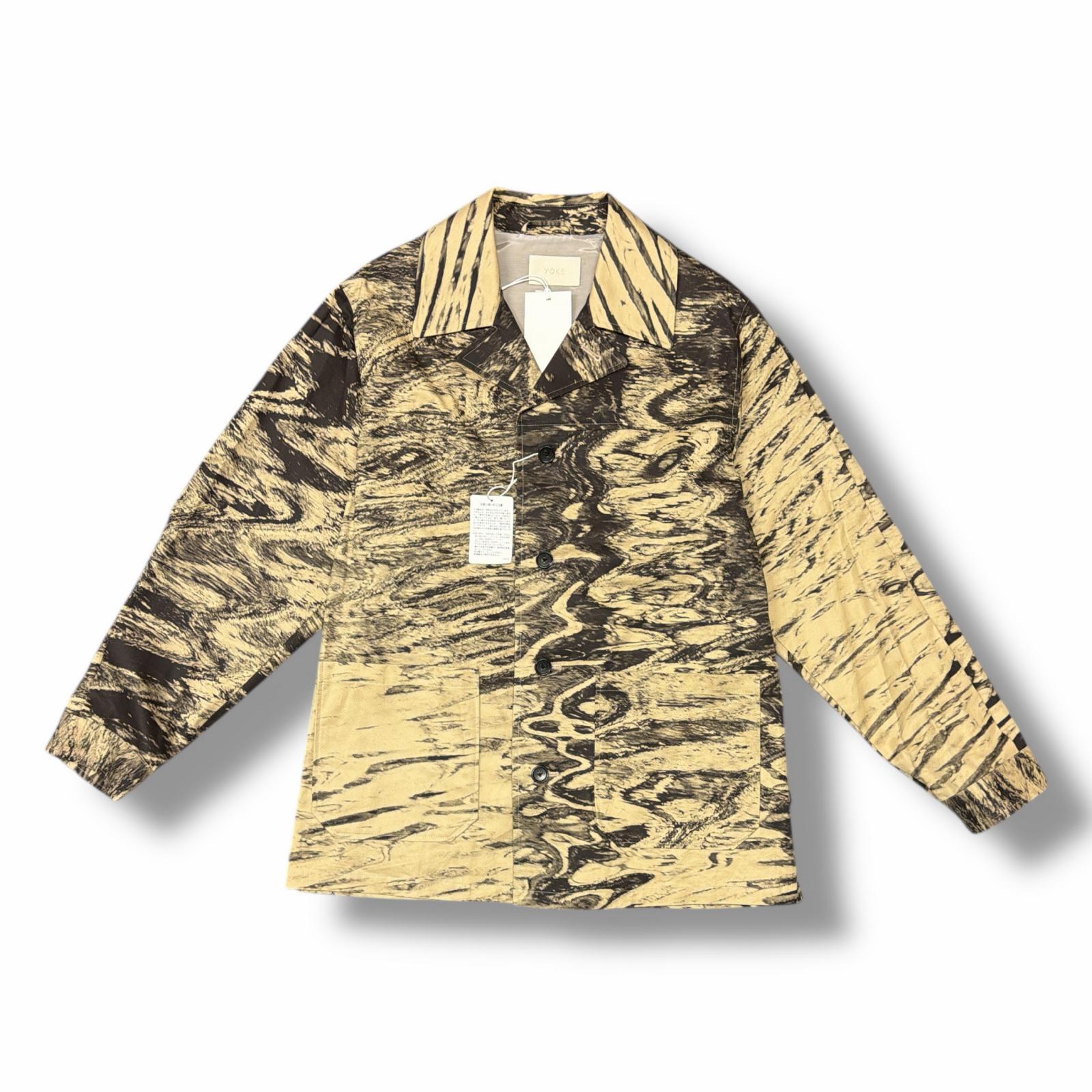 未使用 YOKE・ヨーク 25SS PHOTO PRINTED FINX COTTON WASHER GABADINE CAR JACKET 状態SS コットンギャバジンカージャケット カーコート YK25SS0894B サイズ3 ベージュ メンズ （5190M）【中古】