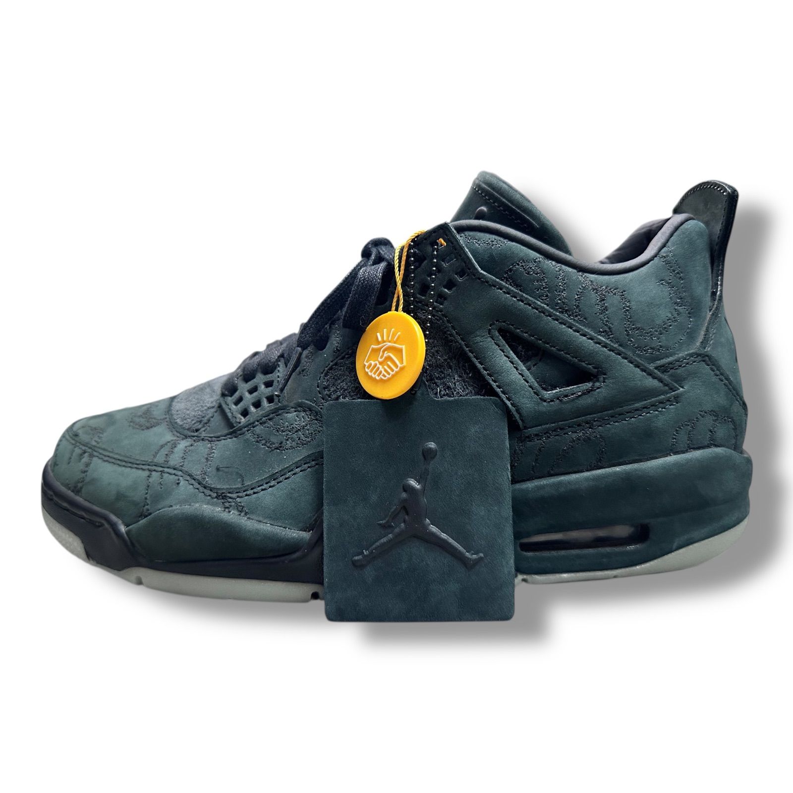 NIKE・ナイキ  × KAWS・カウズ Air Jordan 4 Retro Black 物質の状態A カウズ 共同研究 ジョーダン4 スニーカー 930155-001 大きさ27 27珊 黒いこと メンズ （91832A）【中古】