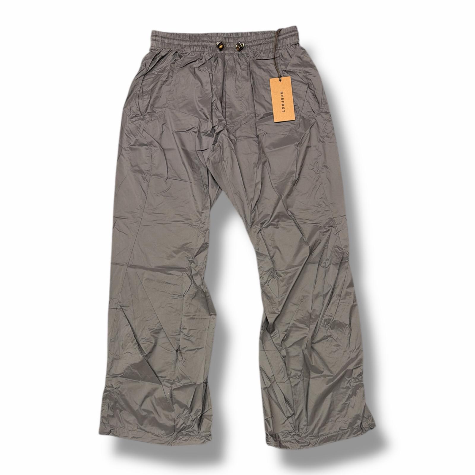 未当て嵌める NVRFRGT・ネヴァーフォーゲット PANELED LIGHT WEIGHT TRACK PANTS 物質の状態SS パネルドトラックパンツ NF251P08 大きさ3 薄墨色 メンズ （5248M）【中古】