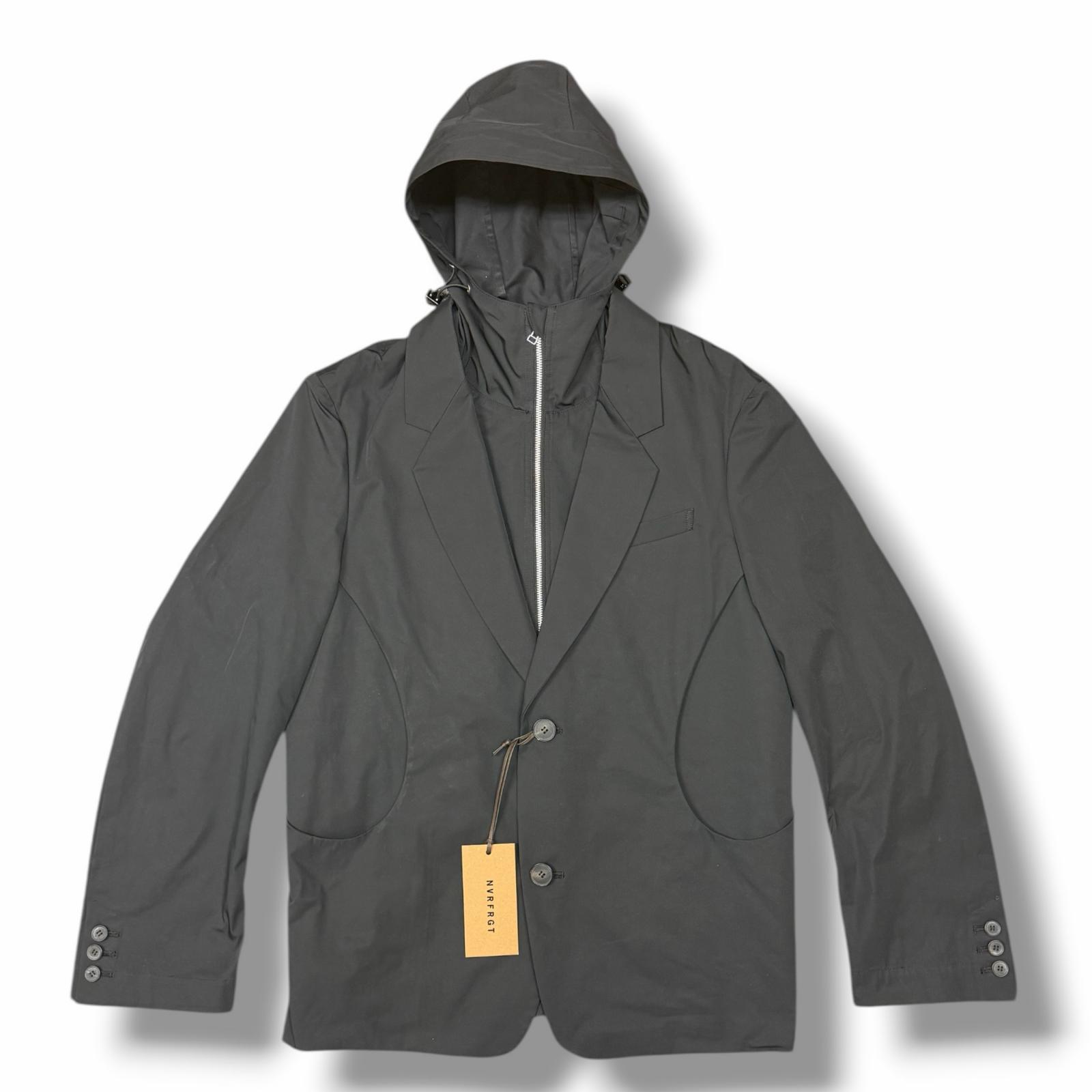 未使用 NVRFRGT・ネヴァーフォーゲット Detachable Hooded Blazer 状態SS デタッチャブル フードジャケット テーラードジャケット NF251J04　 サイズ2 ブラック メンズ （12660M）【中古】