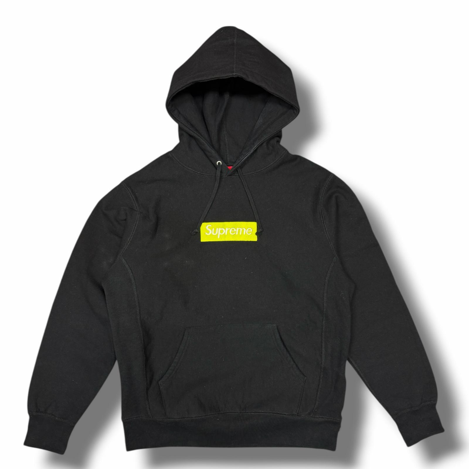 Supreme・シュプリーム 17AW Box Logo Hooded Sweatshirt  物質の状態A ボックスロゴフーディー パーカー  大きさM 黒いこと メンズ （13464M）【中古】