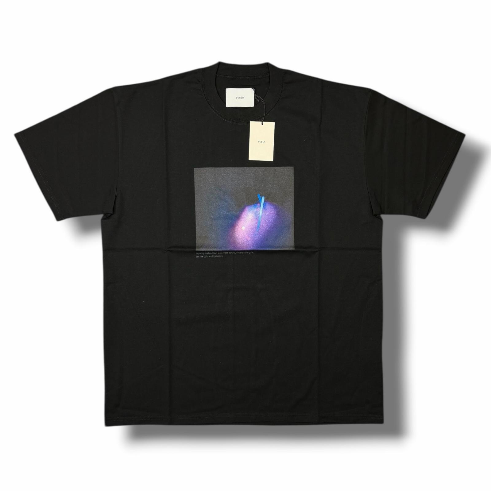 未当て嵌める stein(ssstein)・シュタイン PRINT TEE(SUPERIOR PIMA) 物質の状態SS 刷り上げるティーシャツ 半袖カットソー ST.878 大いさM 黒いこと メンズ （12676M）【中古】 トップス-メンズファッション-Tシャツ・カットソー