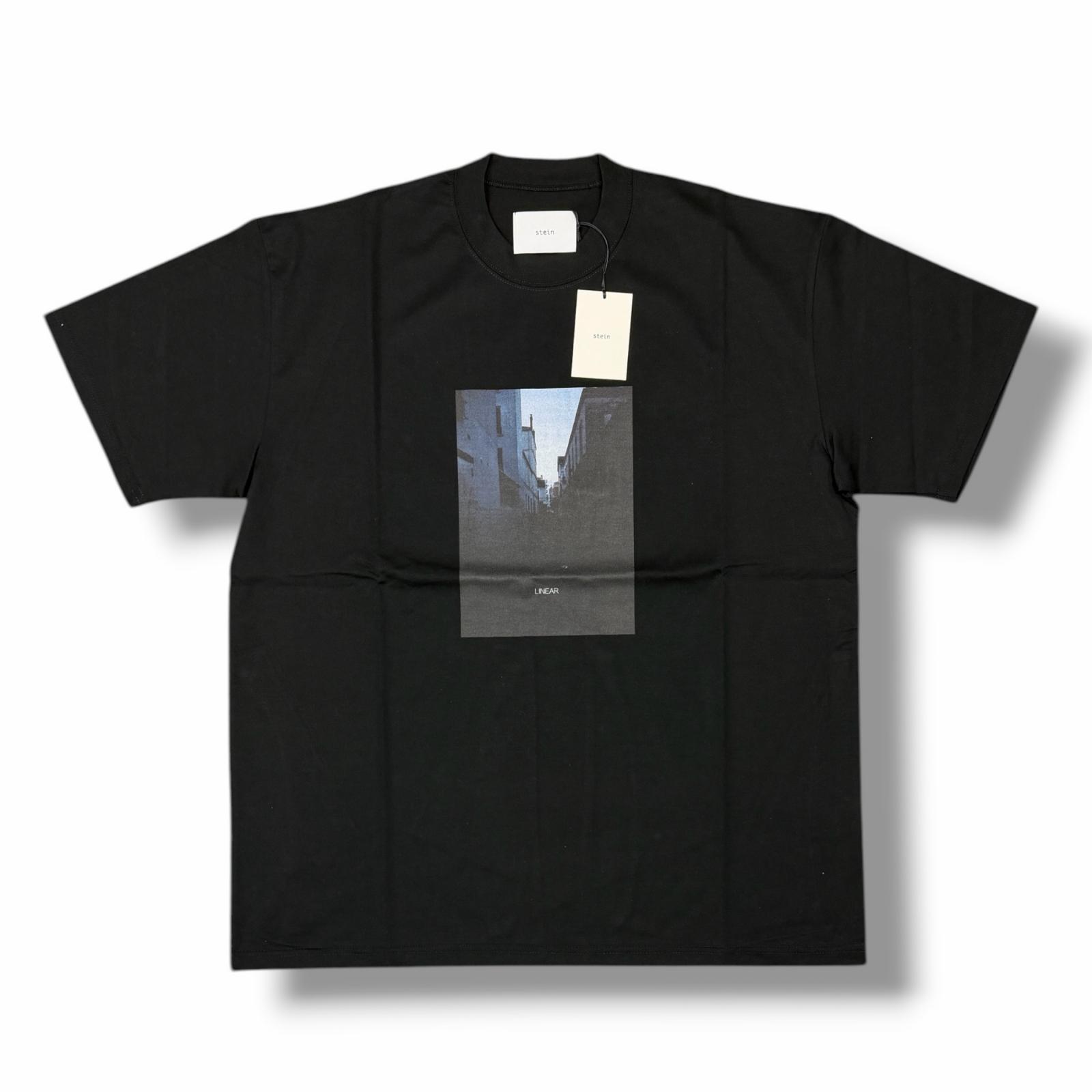 未当て嵌める stein(ssstein)・シュタイン 24SS ?PRINT TEE (SUPERIOR PIMA) - SHOOT - 物質の状態SS 大層らしい大いさティーシャツ 半袖カットソー ST.882 大いさL 黒いこと メンズ （12699M）【中古】 Tシャツ・カットソー-トップス