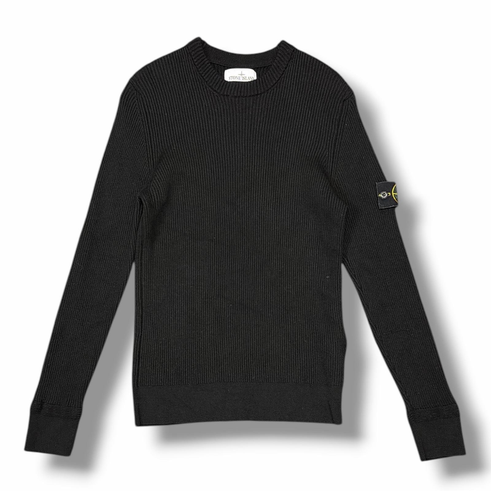 STONE ISLAND・ストーンアイランド 23AW Full Lib wool CrewNeck Knit 物質の状態A ウールクルーネックニット プルオーバー 7915553C2 大きさM 黒いこと メンズ （14408M）【中古】
