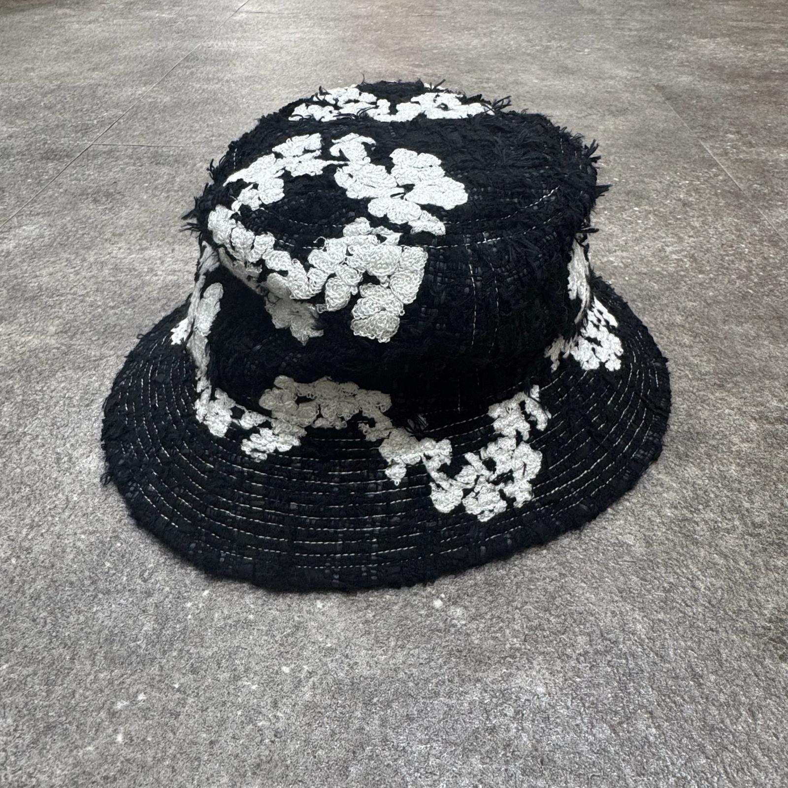READYMADE・小母さんお手伝いさん  × DENIM TEARS デニムティアーズ COTTON WREATH TWEED BUCKET 物質の状態A ツイードバケットハット 鳥打ち帽 RE-DT-BK-00-00-16 大きさF 黒いこと メンズ （14807M）【中古】