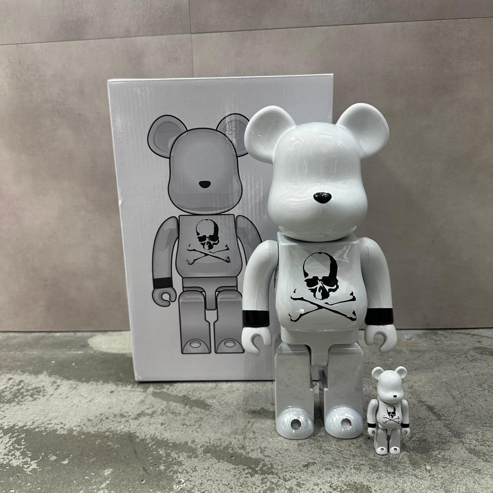 MEDICOM TOY・メディコムトイ  × mastermind JAPAN・マスターマインドジャパン BE@RBRICK  物質の状態A WHITE CHROME Ver. 100％ \u0026 400％ 大きさF 白いこと メンズ （14781M）【中古】