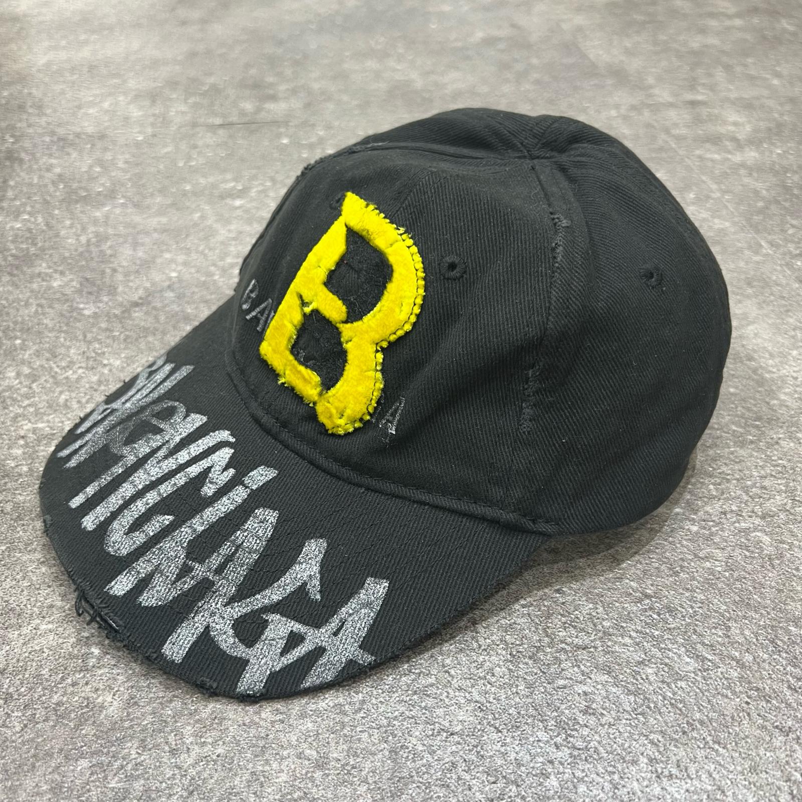 BALENCIAGA・バレンシアガ Upcycled Cap 物質の状態A アップサイクルキャップ ワッペンロゴキャップ かぶり笠 796435 410B2 大きさL 黒いこと メンズ （15774M）【中古】