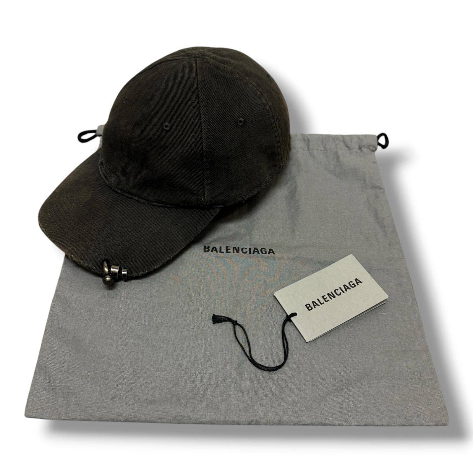 BALENCIAGA・バレンシアガ 23SS Heavy Piercing Cap 物質の状態A ヘビーピアスキャップ かぶり笠 749157 大きさL 黒いこと メンズ （16261M）【中古】