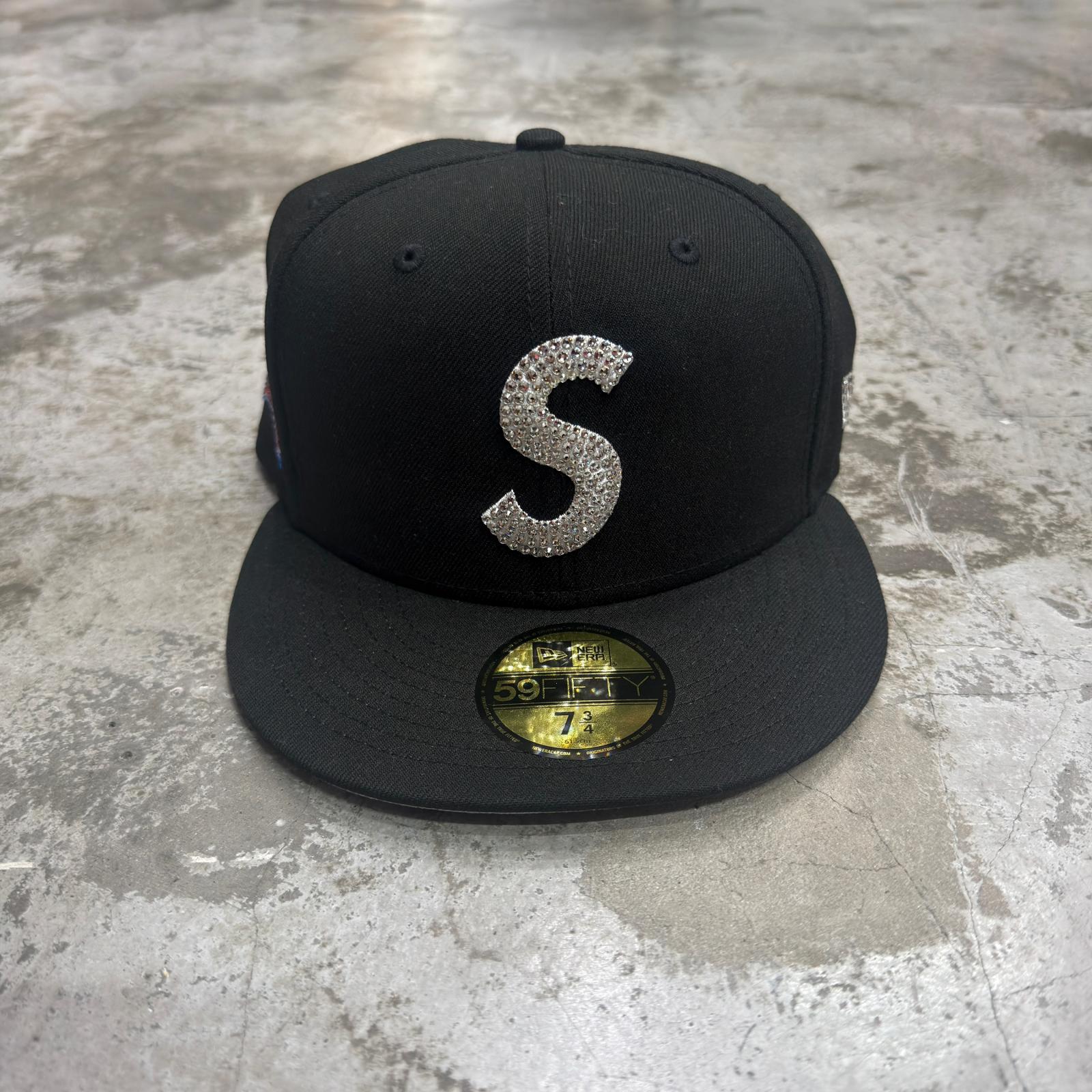 未使用 Supreme・シュプリーム 25AW Swarovski S Logo New Era 状態SS スワロ キャップ ブラック メンズ （19043M）【中古】｜買取MOTTO　店