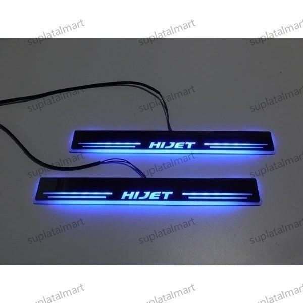 ハイゼット HIJET LED スカッフプレート 青 流れる シーケンシャル フロント２P デラックス クルーズ クルーズターボ デッキバン 電装