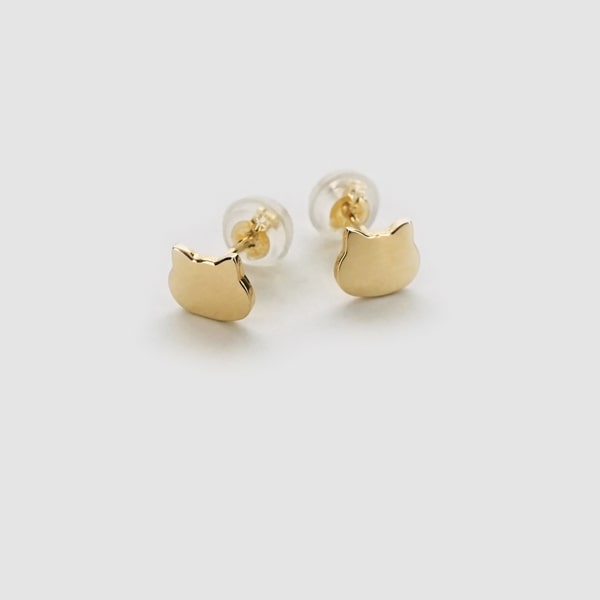 【限定1点】 K18 イエローゴールド ネコ スタッドピアス 日本製 【KSPI511N000758】 ピアス キャッチ スタッド 猫 ゴールド 18k 18金 レディース ジュエリー ギフト プレゼント