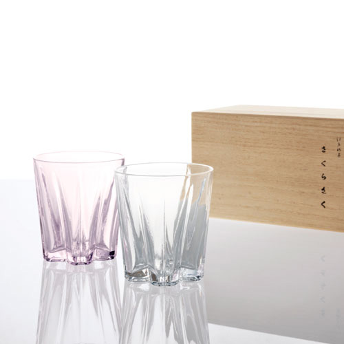 【桐箱入り SAKURASAKU SAKEglass［サクラサクサケグラス］ペアセット【グラス 日本製 ぐいのみ 日本酒 ペア セット キッチン 食器 桜 サクラ 木箱 おしゃれ デザイン ギフト 男性 女性 結婚祝い 誕生日 プレゼント】