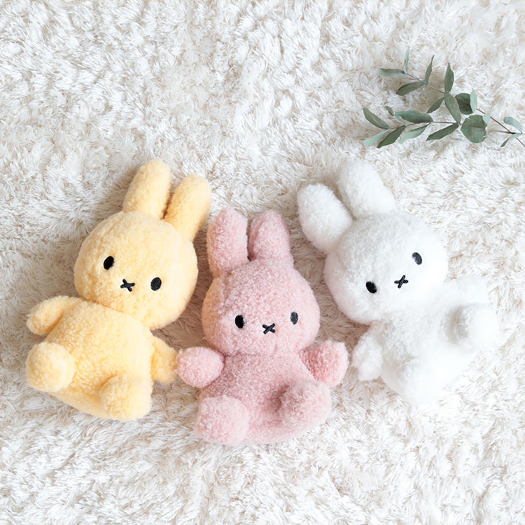 楽天市場 Miffy Recycle Teddy 23cm ぬいぐるみ ミッフィー グッズ 大人 おしゃれ かわいい 北欧 Bon Ton Toys オランダ キャラクター ソフト 子ども キッズ シンプル 誕生日プレゼント 出産祝い ベビー ボントントイズ プレゼント 楽しいインテリア北欧雑貨店 Kakko