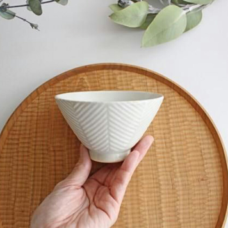 【10%OFFクーポン】波佐見焼 茶碗 ヘリンボーン ホワイト 陶器 ORIME お茶碗 ご飯茶碗|手仕事 和食器 日本製 ギフト プレゼント 結婚祝い おしゃれ かわいい ベストセラー