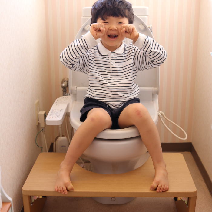 【入園までにおむつ外し】トイレトレーニング専用踏み台(蓋はついていません)イエロー、ピンク、ホワイトトイレ踏み台ステップトイレの踏み台子供おむつ外れ【RCP】【HLS_DU】