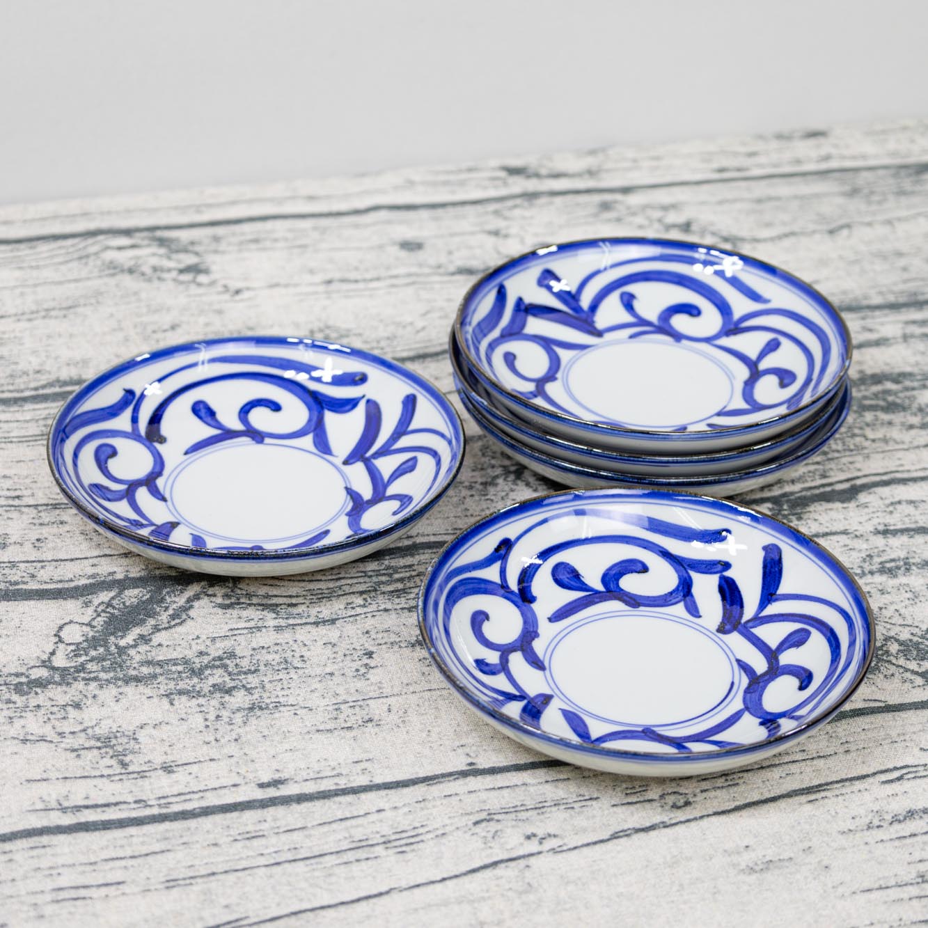 波模様の陶器皿5枚セット 21㌢ 楽天市場】陶器 市 2026 ＼ 波佐見焼 ／ 【 敏彩窯 】 丸皿 5寸 唐草