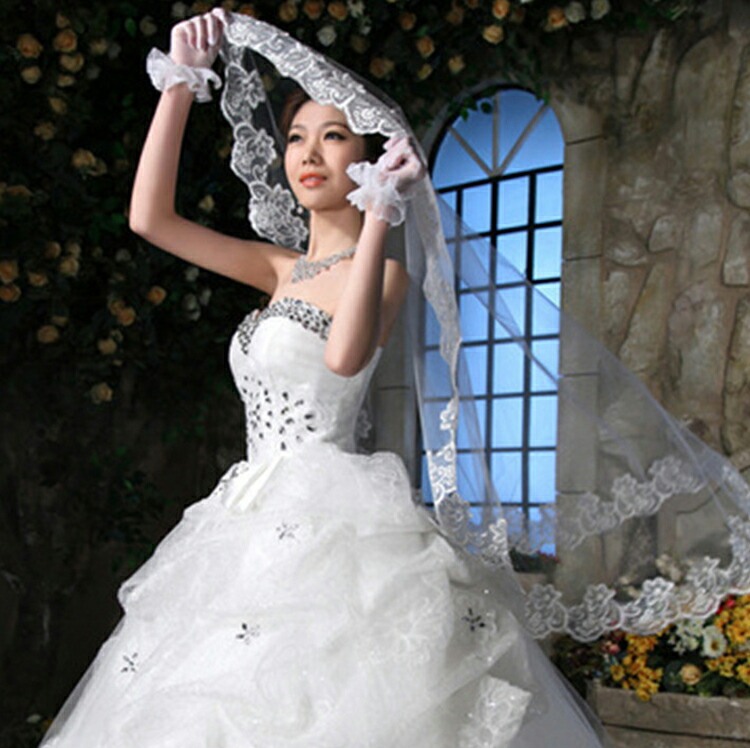 内祝い 送料無料 ウエディングベール ロングベール 4m 単層 花嫁 ベール レース 華やか 花 ブライダルベール 花嫁用品 エレガント パーティー 結婚式 フォーマル 披露宴 ホワイト オフホワイト レッド シャンパン 楽天海外通販 Whitesforracialequity Org