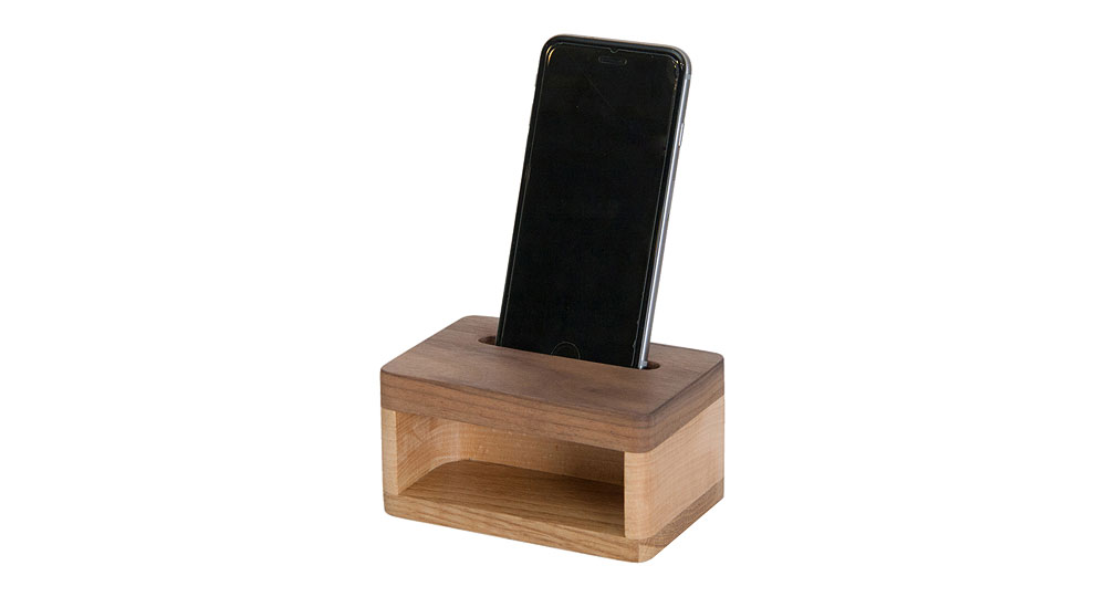 楽天市場 ポイント5倍設定中 Den スマホスピーカー スタンド Latree ラトレ 飛騨家具 Hidakagu 無垢材 共振 充電中のコード すっきり収まる オイル仕上げ 木製 雑貨 小物 インテリア トータルコーディネート ベトナム セルボ コレオ 自然と家具とワインを 亀田屋