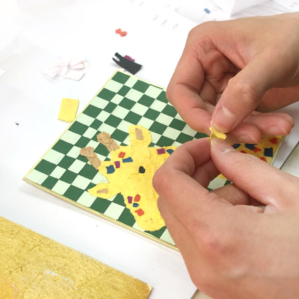 楽天市場 貼り絵キット きせつシリーズ 小学校中学年向け 4パターンの見本とカーボン紙と色紙のセット ひな祭り こどもの日 ハロウィン クリスマス はり絵 ちぎり絵 お雛様 鯉のぼり 情操教育 図工 お休み 暇つぶし 自由工作 かんたん 小学生 敬老 あす楽 京都かみもん