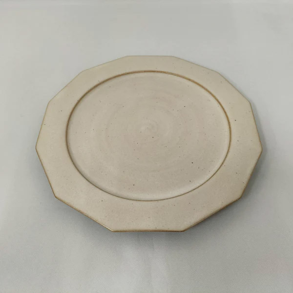 【売切】奥村企画 fuuu プレート Mat「フラットプレート(リム 十二角)白」Mサイズ メーカー直送品 ※他ブランド商品と併買不可※ 食器 清水焼 京都 テーブルウェア インテリア 和風 和雑貨 おしゃれ 高級 上品 雑貨 引っ越し祝い プレゼント ギフト 内祝い(代引不可)