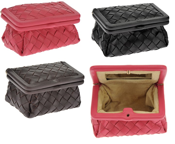 BOTTEGA VENETA  PORCH\u003cBR\u003eボッテガベネタ  コスメポーチ\u003cBR\u003e鏡鑑付き添い人 宝飾品容れもの\u003cBR\u003eイントレチャート  子ヒツジなめし革\u003cBR\u003e黒いこと 赤銅色 さくら色 \u003cBR\u003e100020406604PK 新品未当て嵌める 【中古】