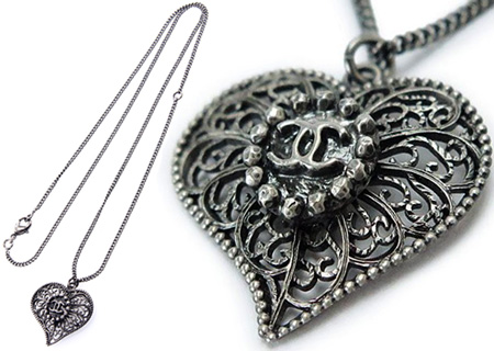 送料無料キャンペーン Chanel シャネル アクセサリー Necklaceccマーク Pendant Heart ココマークgummetal Ccロゴ ココマークアンティークシルバーデザインガンメタブラック ハートプレートペンダントネックレス Chanel Accnca Gm P Qbdworks Com