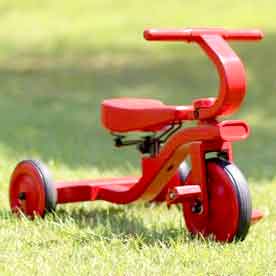 乗り心地を考えた乗用玩具 サドルサスペンション付き木製三輪車 レッド ダークブラウン ナチュラル ブラック ウッデントライク 子供用３輪車 ライドオン 乗り物 乗用玩具 木製で暖かみのあるおもちゃ お部屋でのご使用にも床に傷がつきにくい 28,457円