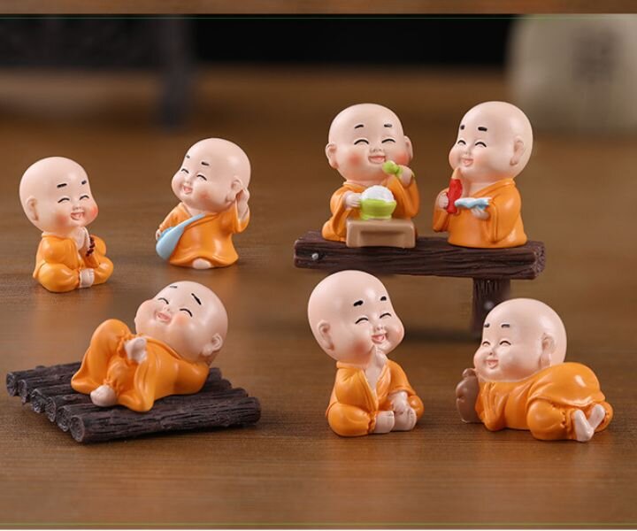 お坊さん　布袋様　ゆらゆらソーラーフィギュア　4種16体　かわいい Amazon.co.jp: 小さな僧侶の置物のおもちゃ 僧侶ソーラー