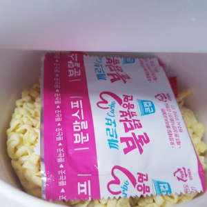 個set カップ カルボブルダック炒め麺 韓国食品 輸入食品 韓国お土産 韓国ラーメン 乾麺 インスタントラーメン ちょい辛ラーメン カップラーメン カルボナーラ風 Twice Bts おいしい 安心価格 Ydkg S Giosenglish Com